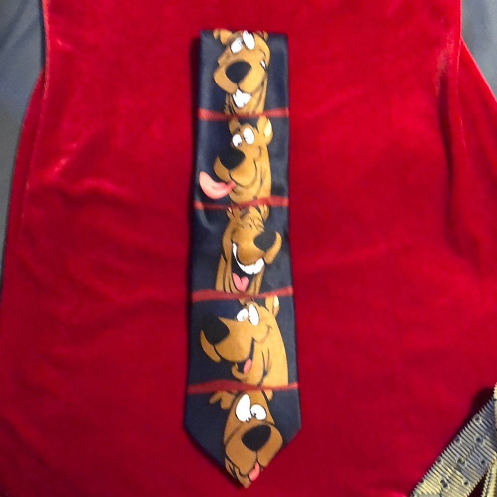 Hanna-Barbera Scooby-Doo tie with navy blue background
